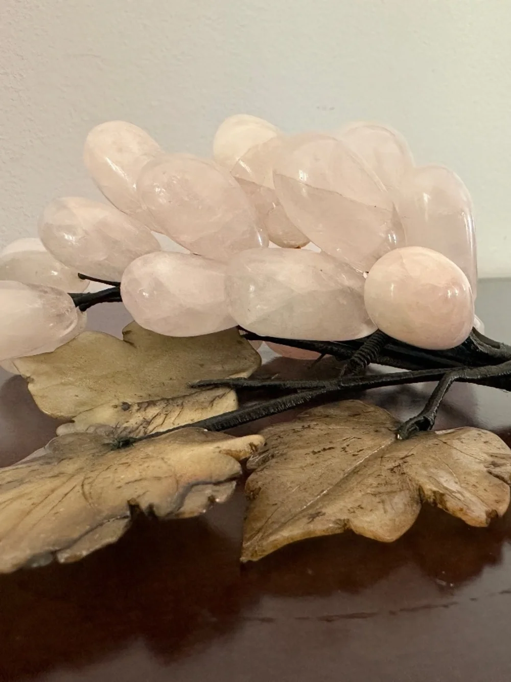 VTG MCM Creamy White Banded Onyx Stone Grape Cluster w/Carved Green Leaf W wibuy